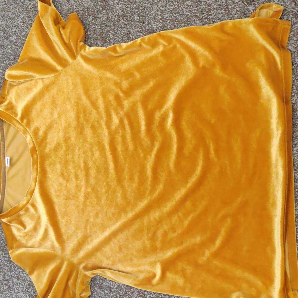 Mustard Old Navy blouse medium